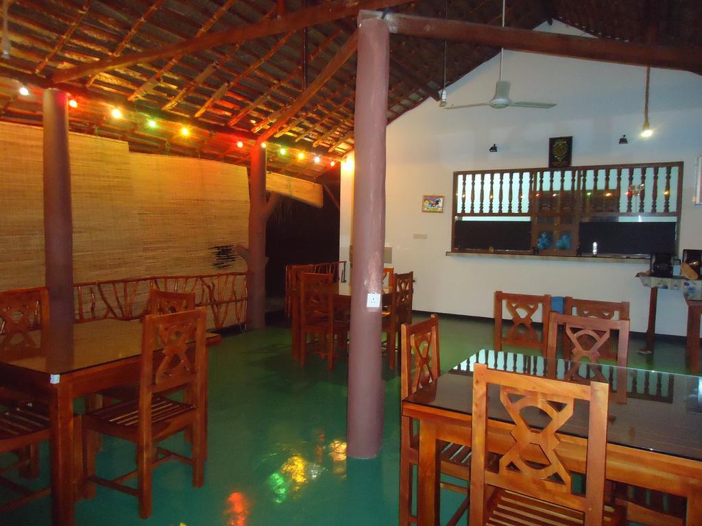 Pearl Cave Cabanas & Resturant Tangalle Buitenkant foto