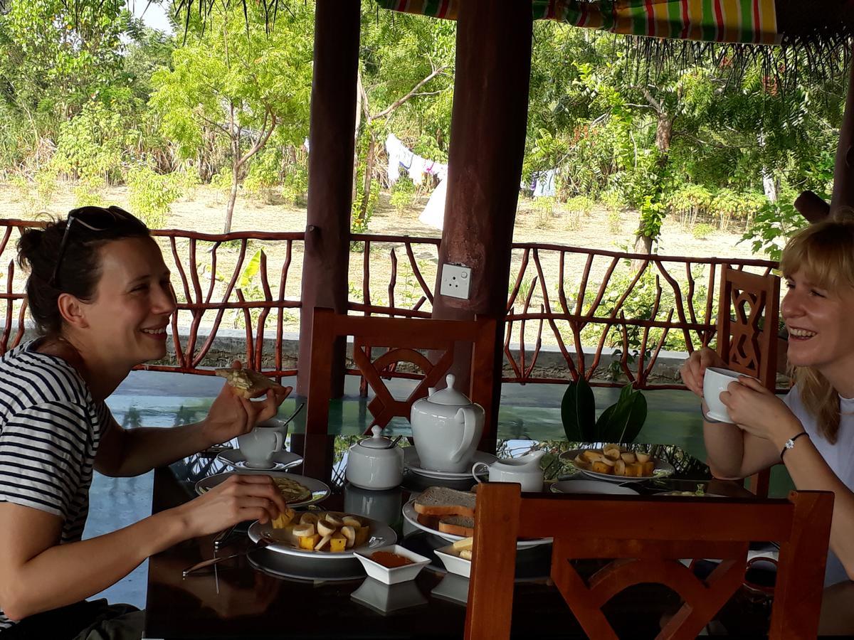 Pearl Cave Cabanas & Resturant Tangalle Buitenkant foto